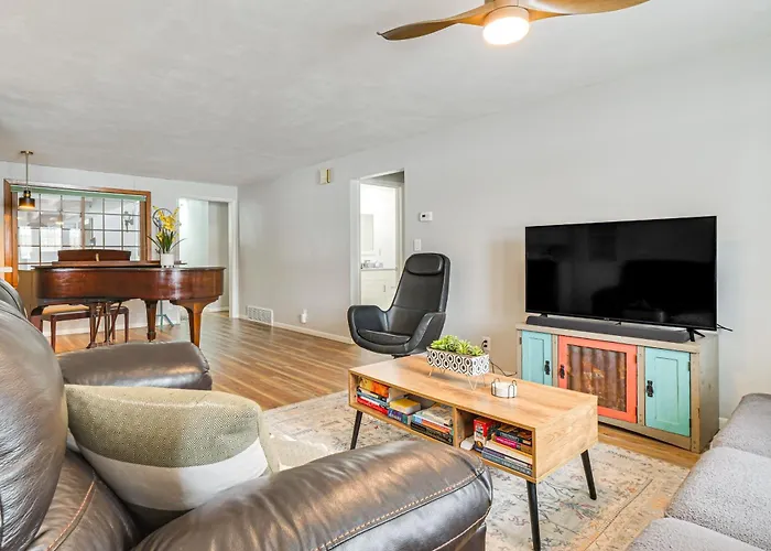 Rice Lake Escape W/ Private Dock: 1 Mi To Main St